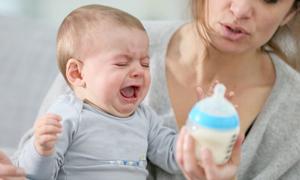 如何预防宝宝呕奶